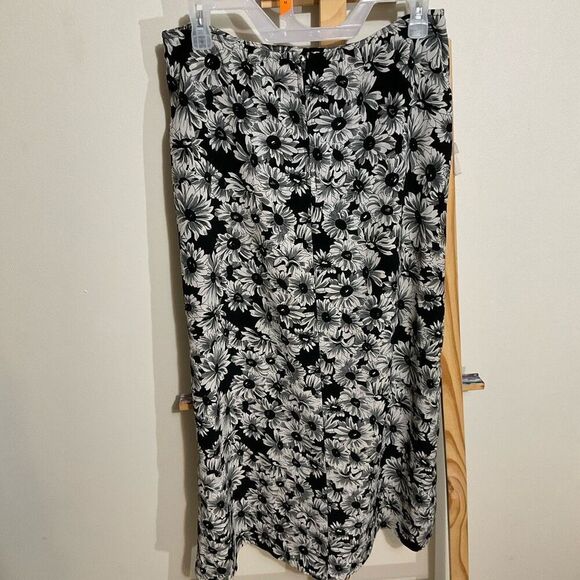 M collection floral skirts, maxi, black, white zip closure size medium - Picture 1 of 8